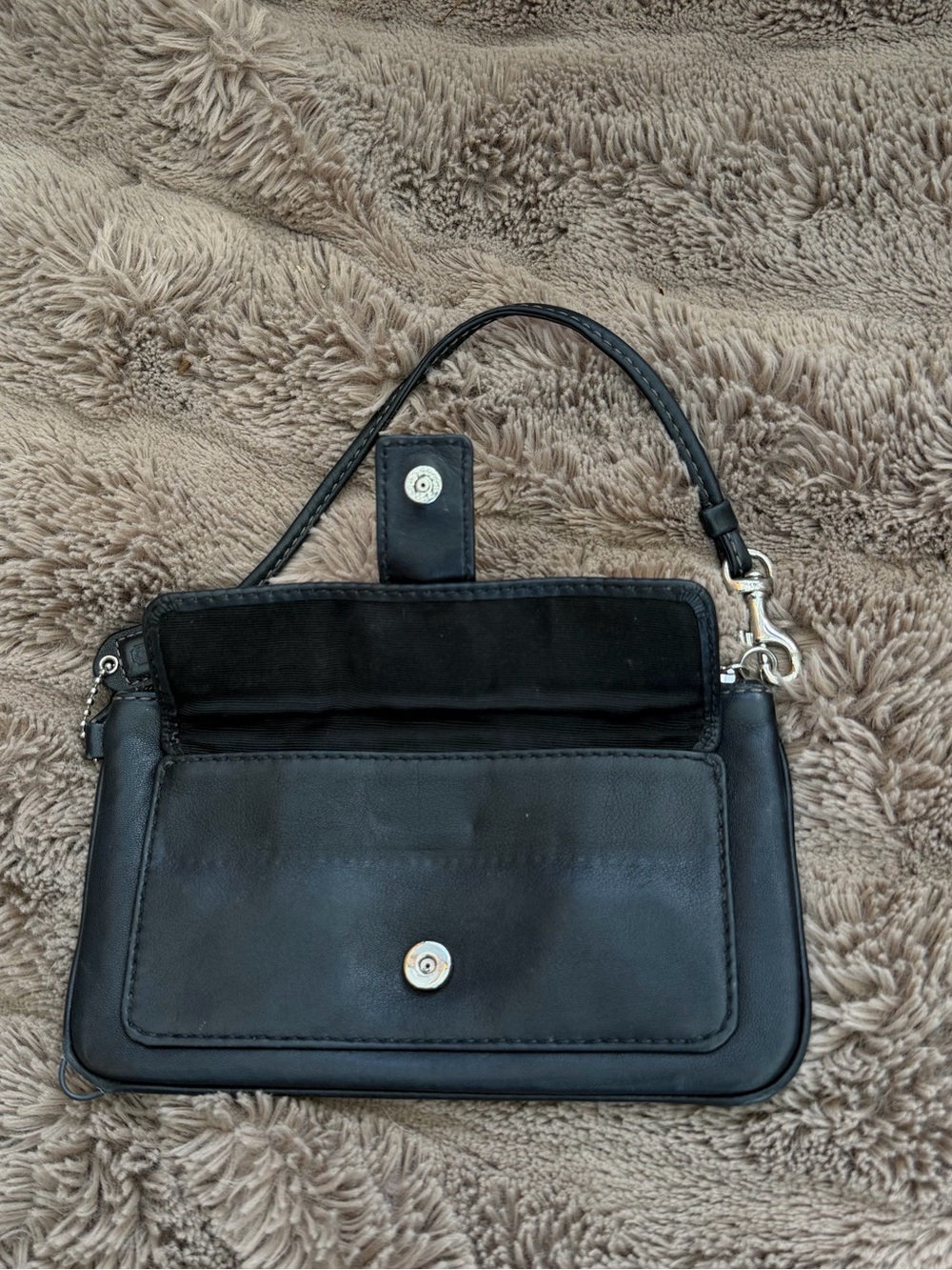Vintage Coach Hamptons Soho Black Leather Wristlet Buckle Pocket Wallet Zip Y2K - Picture 10 of 11